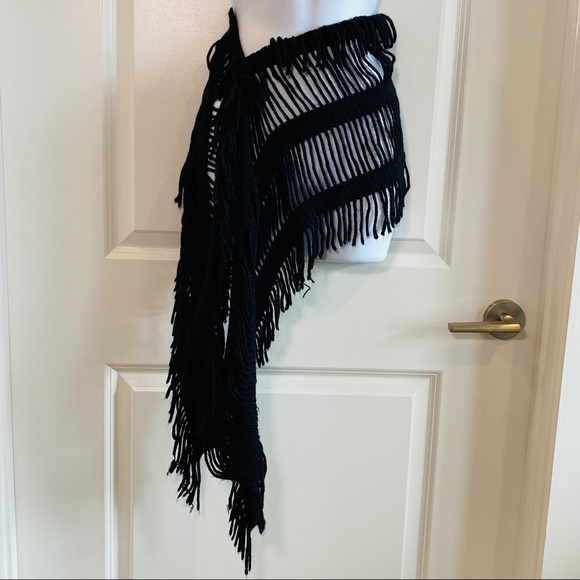 Versatile Wear Black Fringe Scarf O/S - Picture 7 of 10